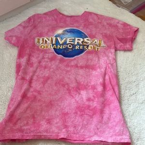 Pink universal Orlando T-shirt.